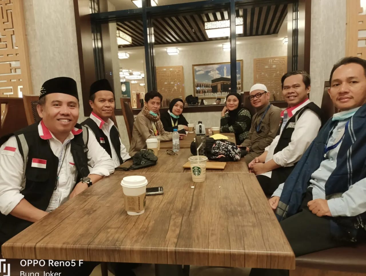 Pimpinan Komisi VIII DPRI, Ace Hasan Syadzily (peci putih) saat menerima pengurus IKALUIN Jakarta yang bertugas sebagai PPIH/Ist