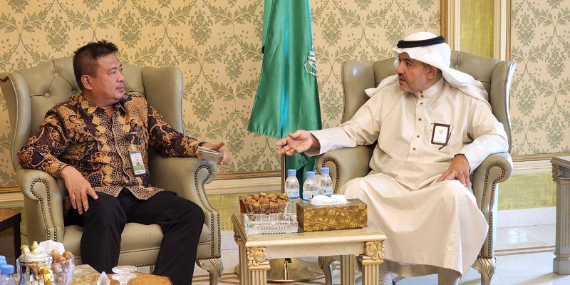 Wakil Menteri Haji dan Umrah Bidang Ziarah, Muhammad Abdurrahman Al Bijawi saat menerima Wakil Ketua PPIH Arab Saudi, Nasrullah Jasam di Kantornya Jalan As-Salam, Minggu Siang (7/8)/Repro