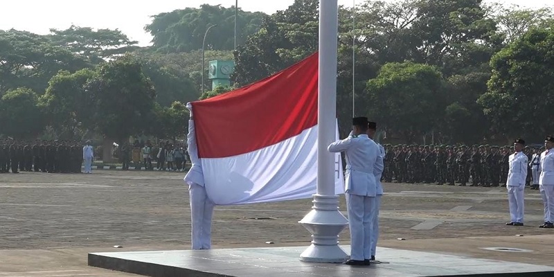 Upacara pengibaran bendera di Pemprov Banten/HEN