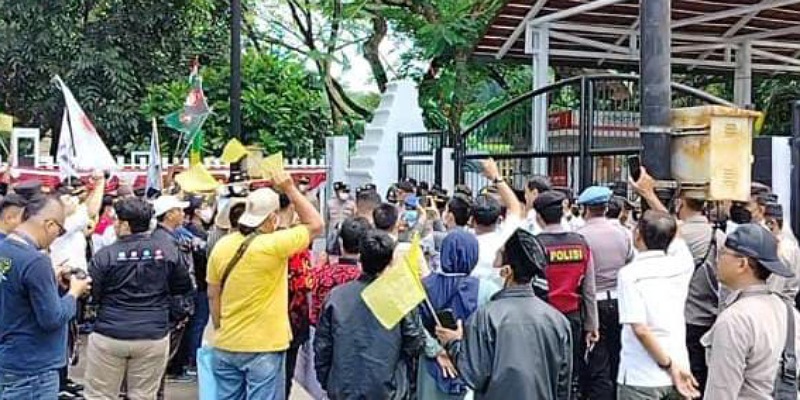 Aksi unjuk rasa di Gerbang KP3B Banten/HEN