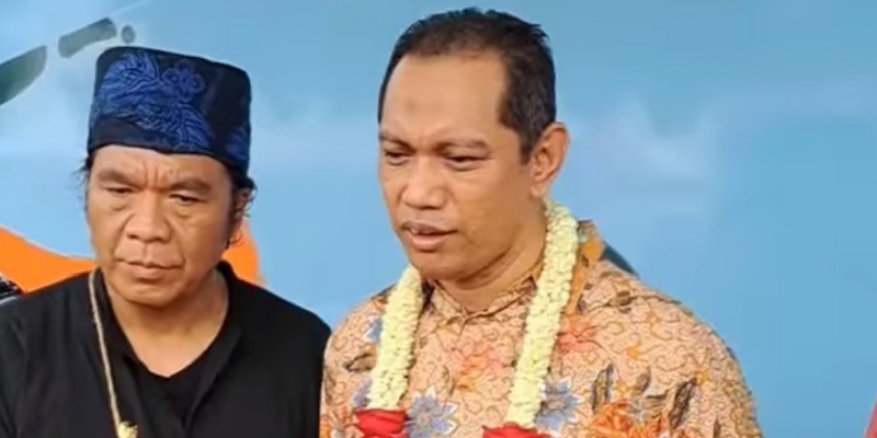 Wakil Ketua KPK Nurul Ghufron didampingi Penjabat Gubernur Banten Al Muktabar di acara road show bus KPK/Repeo