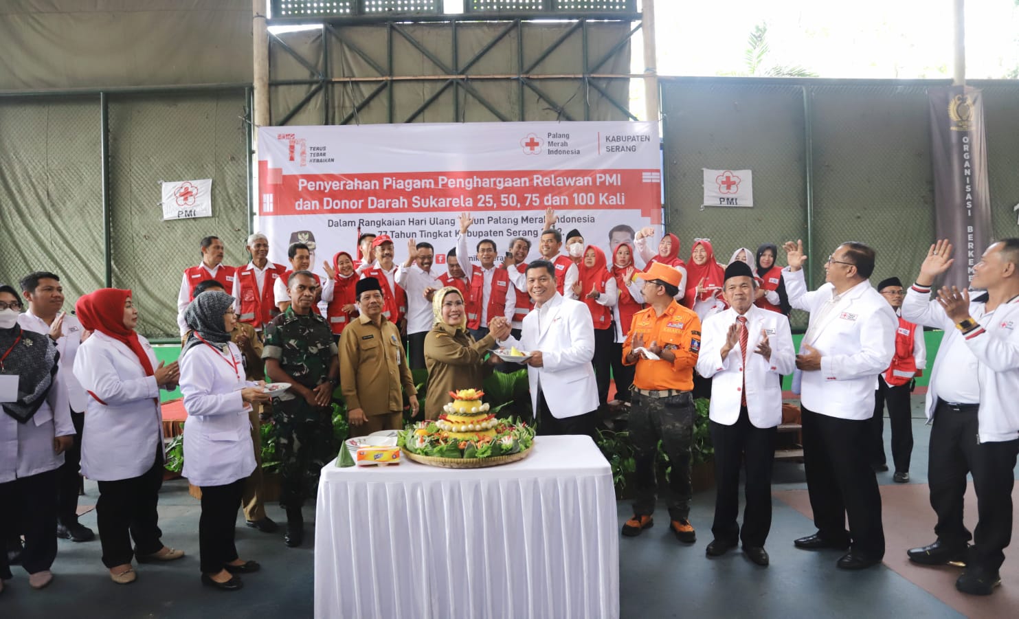 Penghargaan PMI Banten ke pendonor darah/IST