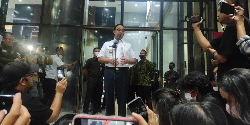 Gubernur DKI Jakarta Anies Baswedan saat memberikan keterangan kepada media usai pemeriksaan Formula E di Gedung KPK/Net