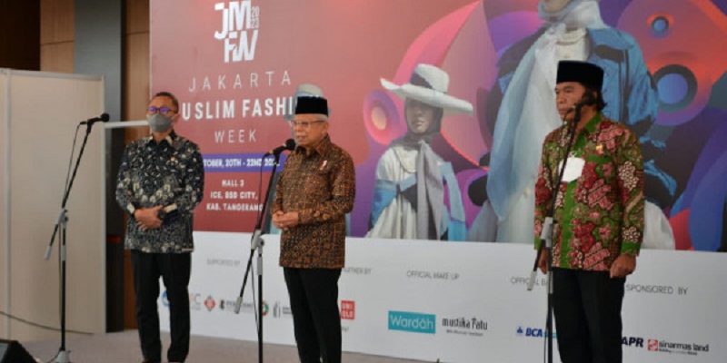 Wapres KH Maruf Amin, Mendag Zulkifli Hasan dan Pj Gubernur Banten Al Muktabar di acara Jakarta Muslim Fashion Week 2022/Repro
