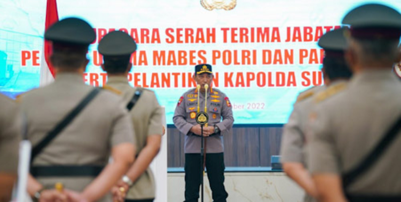 Kapolri Jenderal Listyo Sigit Prabowo saat memimpin upacara Sertijab sejumlah Pati Polri di Gedung Rupatama/Dok