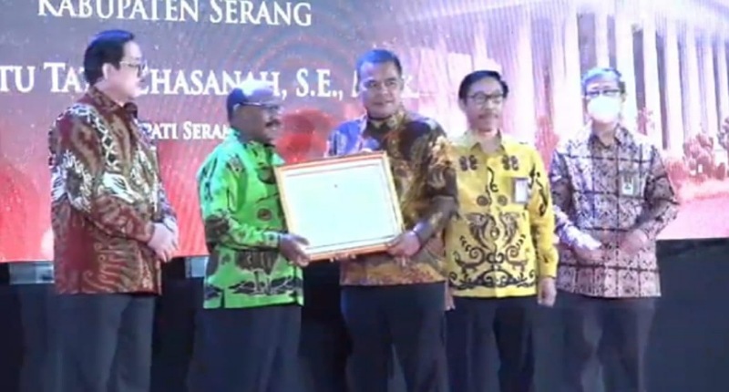 Pemkab Serang meraih penghargaan dari KASN/QMT