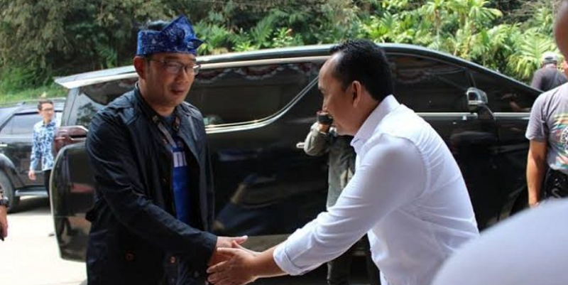 Gubernur Jabar Ridwan Kamil disambut Wakil Bupati Lebak Ade Sumardi/Repro