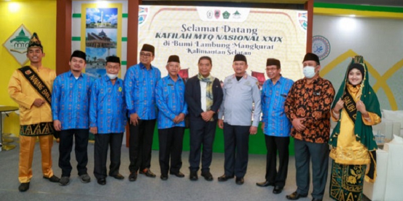 Pj Gubernur Banten Al Muktabar saat tiba di Kalsel untuk mendukung Kafilah Banten di MTQ Nasional/Repro