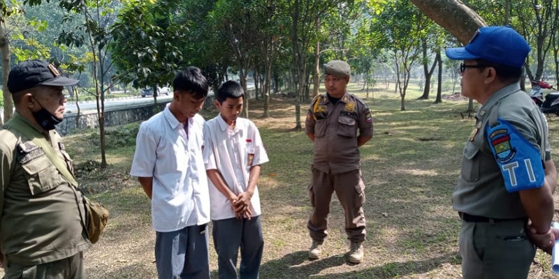 Pelajar bolos sekolah yang terjaring patroli Satpol PP Kabupaten Tangerang sedang diberikan pemahaman/Repro