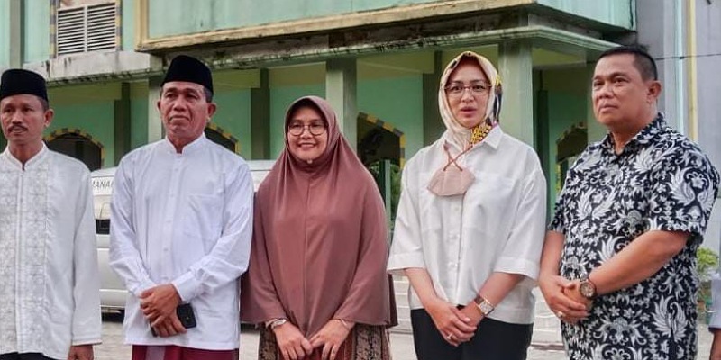 Calon Gubernur Banten Airin Rachmi Diany saat bersilaturahmi ke Ponpes Manahijussadat, Kabupaten Lebak/Ist