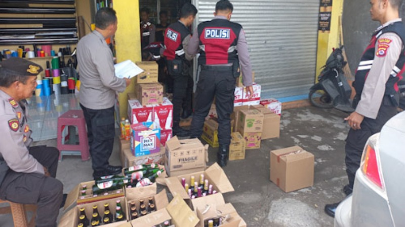 Operasi Pekat Maung Polres Serang Amankan ratusan botol Miras/Repro