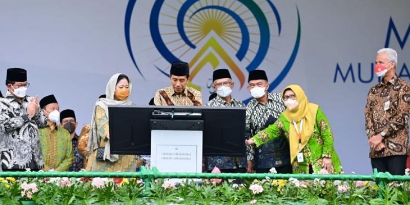 Presiden Joko Widodo membuka Muktamar Ke-48 Muhammadiyah& Aisyiah, di Studio Manahan, Solo. (Foto: Biro Pers)