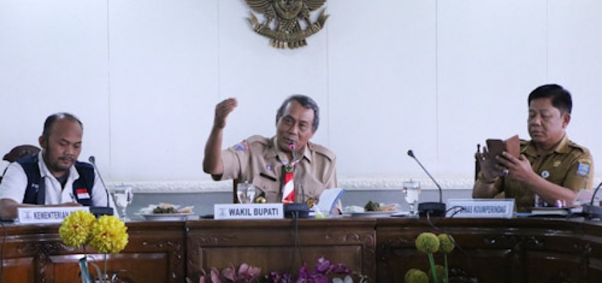 Wakil Bupati Serang Pandji Tirtayasa saat Rakor relokasi pedagang Pasar Baros/Repro