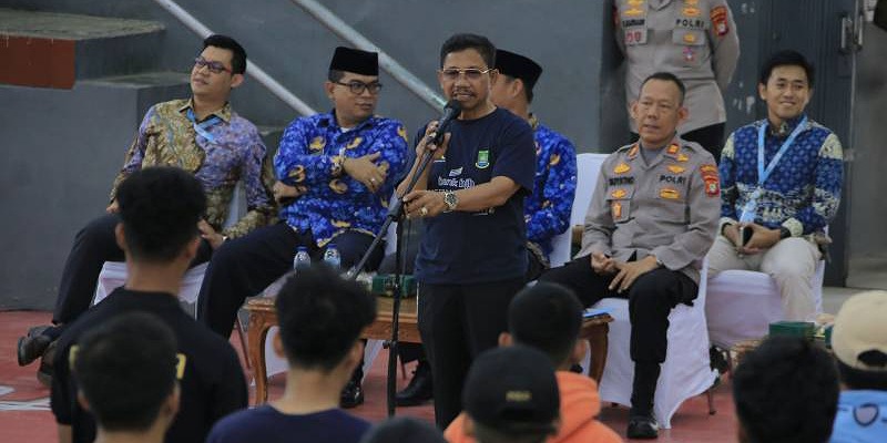 Wakil Walikota Tangerang Sachrudin saat membuka turnamen Futsal dan deklarasi pelajar anti tawuran/Repro
