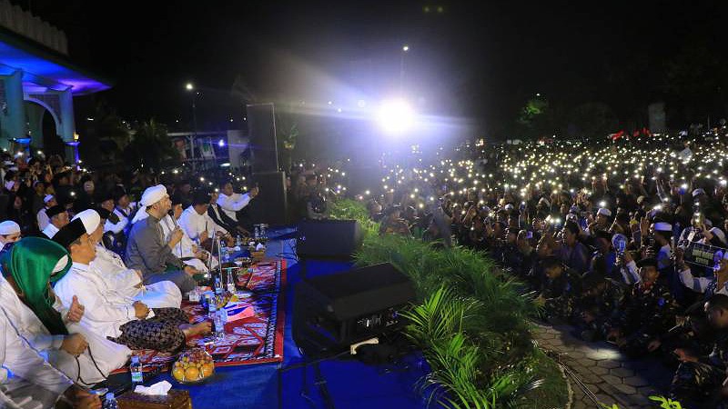 Ribuan masyarakat antusias mengikuti Tangerang Bershalawat/Ist