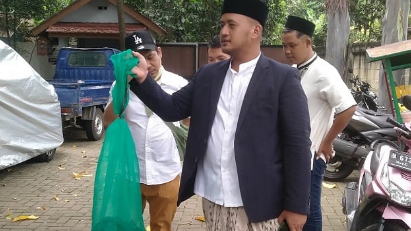 Sekarung ular kobra di kediaman mantan Gubernur Banten Wahidin Halim jelang kedatangan Anies Baswedan/Net
