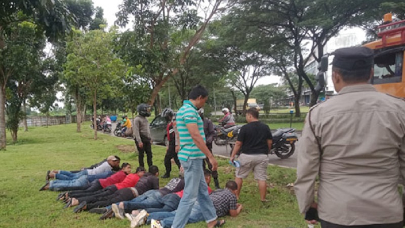 Sepuluh orang Debt Collector diamankan Ditreskrimum Polda Banten di Jalan Raya Boulevard Citra Raya/Repro