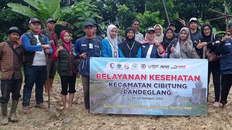 BSMI dan relawan menggelar pelayanan kesehatan tiga desa Cibitung/Repro