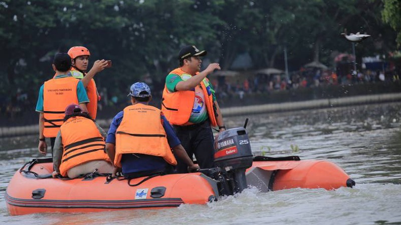 Walikota Tangerang Arief Wismansyah di acara mancing bersama di Sungai Cisadane/Repro