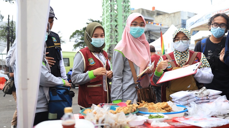 Dinkes Kota Tangerang melakukan sidak makanan takjil di Pasar Lama/Repro