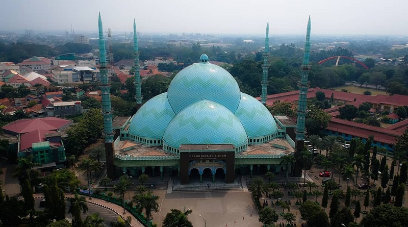Masjid Raya Al-Azhom menjadi salah satu pilihan untuk mengisi bullan ramadan dengan berbagai kegiaatan keagamaan/Repro