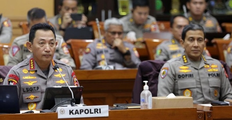 Kapolri Jenderal Listyo Sigit Prabowo  saat rapat dengan Komisi III DPR, Rabu (12/4).(Dok. Humas Polri)