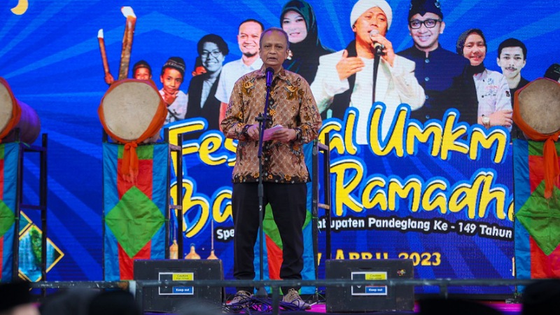 Deputi Bidang Usaha Mikro Kementerian Koperasi dan UKM Yulius pada pembukaan Festival UMKM dan Bazar Ramadan Hari Jadi Ke-149 Tahun Kabupaten Pandeglang. (Istimewa)