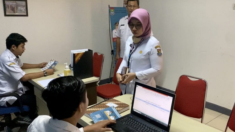 Posko pengaduan THR dibuka di Kabupaten Tangerang.
