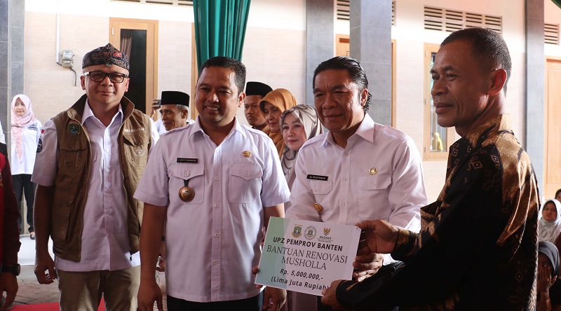 Pj Gubernur Banten Al Muktabar didampingi Walikota Tangerang Arief Wismansyah saat Kunker ke Kota Tangerang. (Foto:Repro)