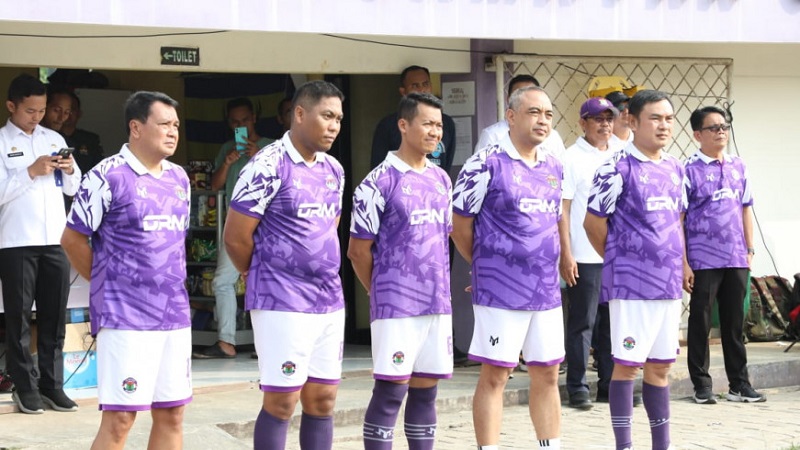 Meriahkan perngatan May Day, Bupati Tangerang Ahmed Zaki Iskandar yang masuk di tim Persita All Star bertanding melawan Tim Panser SPSI. (Foto: Dok. Pemkab)