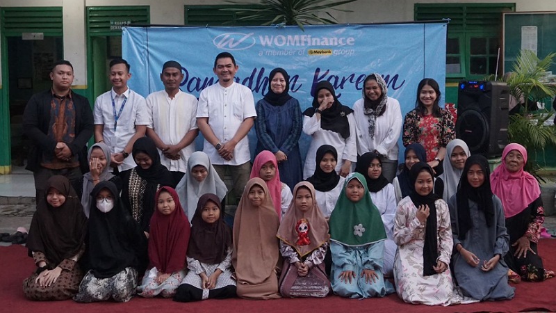 Penyerahan CSR WOM Finance ke Pondok Pesantren MI Jamiyatu Syafi'iyah/IST