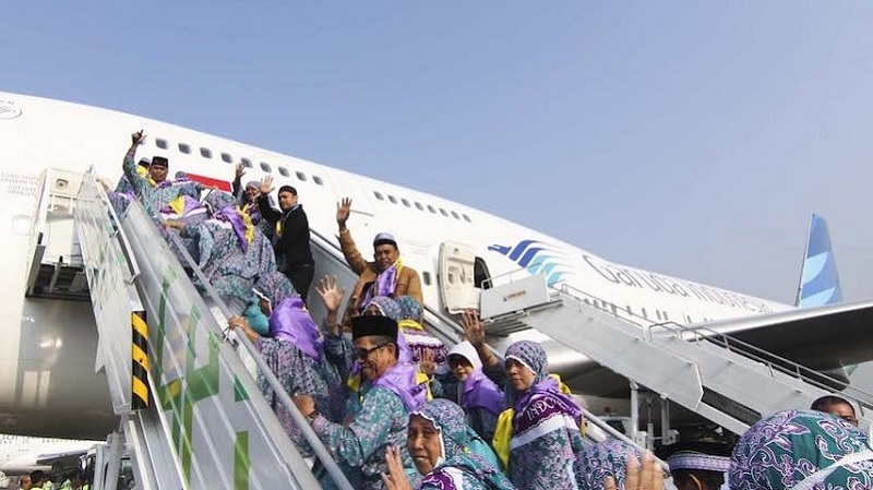 Ilustrasi jemaah haji Indonesia sedang menaiki pesawat Garuda Indonesia. (Foto: Garuda Indonesia)