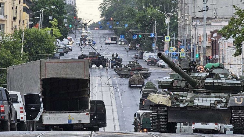 Pasukan Wegner saat melakukan pergerakan di Moskow, Rusia.-tangkapan layar twitter@Militarylandnet -