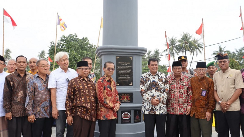 Peringatan Waisak di Kelenteng Co Su Kong Tanjung Kait Ditandai Penandatanganan Pilar Asoka. (Foto: Dok Pemkab)