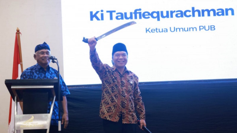 Pj Gubernur Banten Al Mukabar saat menghadiri acara Perkumpulan Urang Banten (PUB) di Cilegon. (Foto: Dok Pemprov)