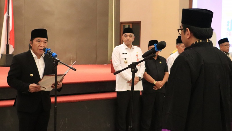Pj Gubernur Banten Al Muktabar melantik 142 Dewan Hakim MTQ XX tingkat Provinsi Banten. (Foto: Dok Pemkab)