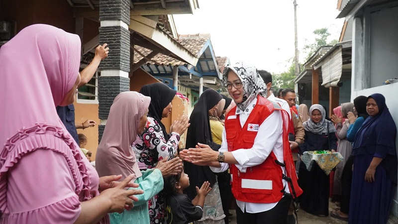 Airin tinjau tumah hasil donasi warga Tangsel di Kota Serang. (Foto: Ist)