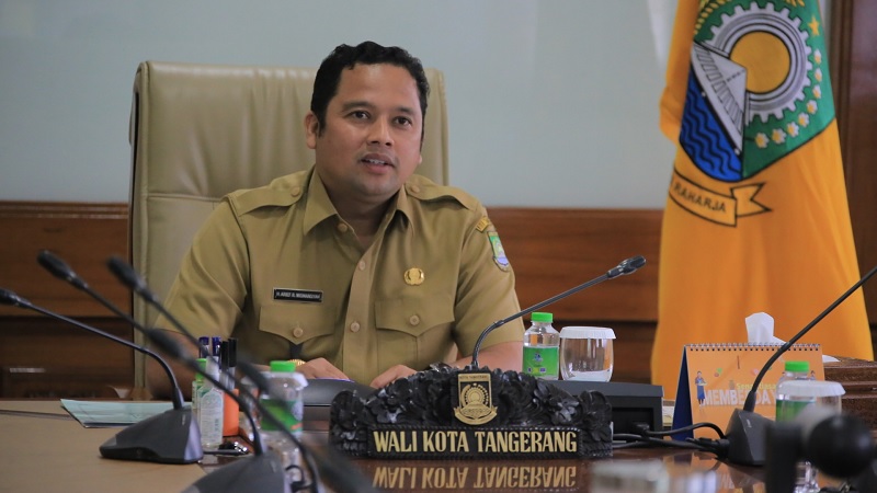 Walikota Tangerang Arief R. Wismansyah memberikan dispensasi kepada para pegawai untuk mengantarkan anak sekolah di hari pertama. (Foto: Pemkot)