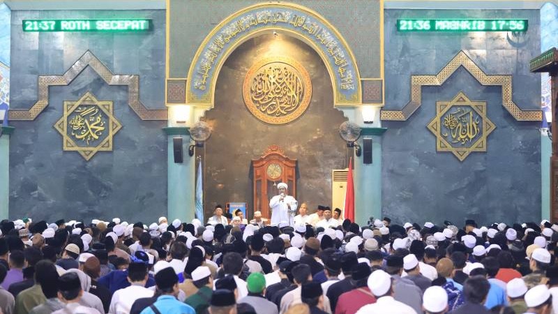 Tablig Akbar Habib Hasan bin Ja’far Assegaf di Masjid Raya Al-Azhom Kota Tangerang. (Foto: Dok Pemkot)