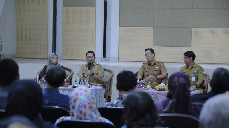 Walikota Tangerang Arief Wismansya menyampaika sosialisasi Program Proklim Tingkat Kota Tangerang Tahun 2023. (Foto: Dok Pemkot)