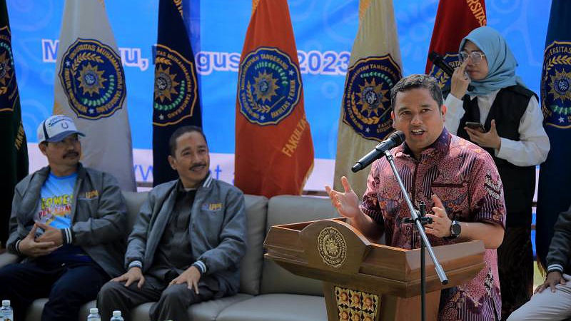 Walikota Tangerang Arief R Wismansyah saat memberikan sambutan pelepasan 2ribu mahasiswa KKN UMT. (Foto: Dok)