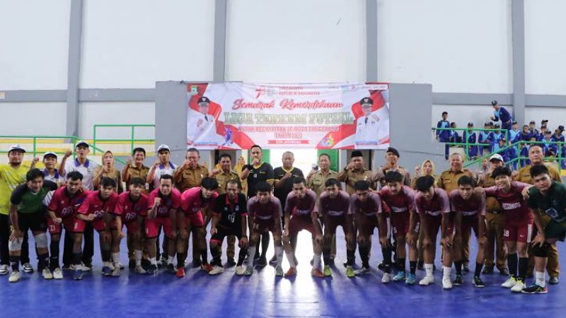 Wakil Walikota Tangerang Sachrudin membuka liga Tarkam Futsal Antar Kecamatan di Kota Tangerang. (Foto: Dok Pemkot)