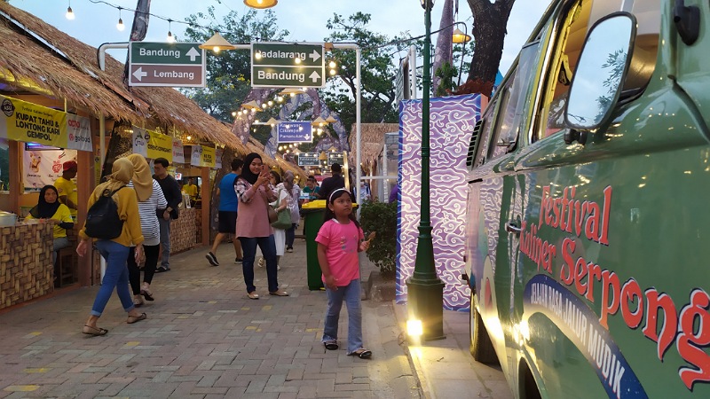 Festival Kuliner Serpong mengangkat tema 'Jelajah Rasa Jalur Mudik' yang berlokasi di area parkir timur Summarecon Mall Serpong. Foto: Lani