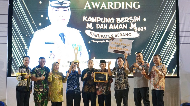 Awarding Kampung Bersih dan Aman 2023. (Foto: AMR)