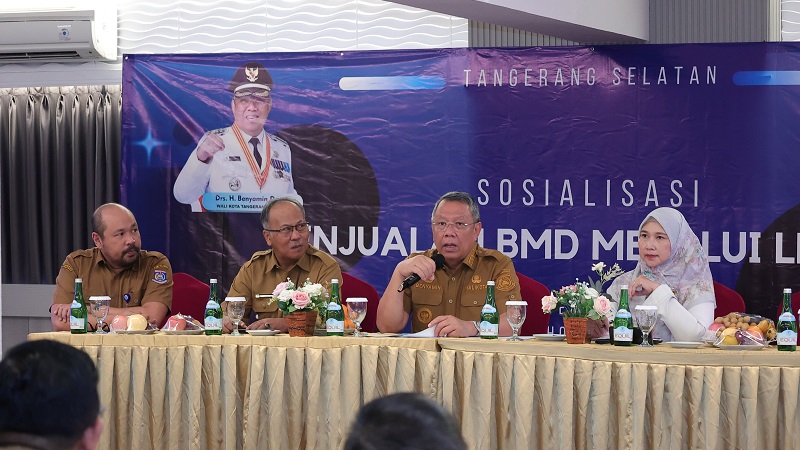Walikota Tangsel  Benyamin Davnie saat membuka sosialisasi Penjualan Barang Milik Daerah (BMD). (Foto Dok Pemkot)