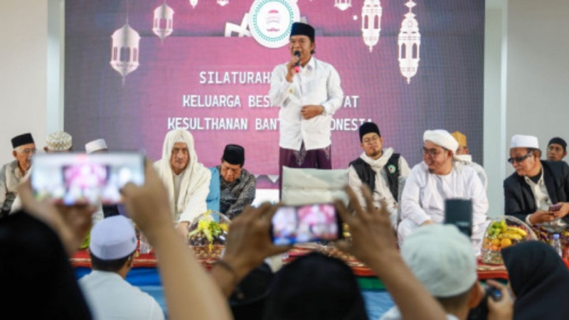 Pj Gubernur Banten Al Muktabar di acara Silaturahmi Akbar Keluarga Besar Dzurriyat Kesultanan Banten. (Foto: Dok Pemprov)
