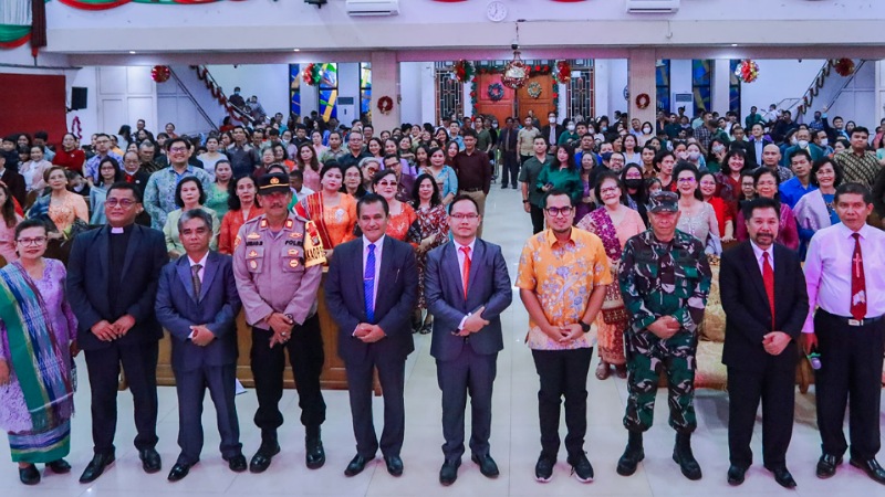 Wakil Walikota Tangsel Pilar Saga Ichsan memantau perayaan Natal di wilayahnya. (Foto: Dok Pemkot)
