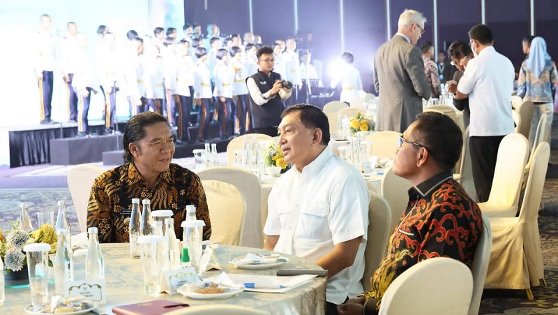 Pj Gubernur Banten (paling kiri) saat menghadiri seminar nasional Giant Sea Wall. (Foto: Dok Pemprov)