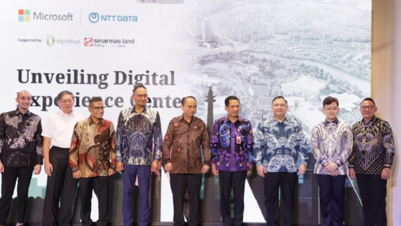 Menkominfo Budi Arie Setiadi didampingi Pj Bupati Tangerang Andi Ony saat meresmikan Digital Experience Center (DXC) Sinarmas Land. (Foto: Repro)