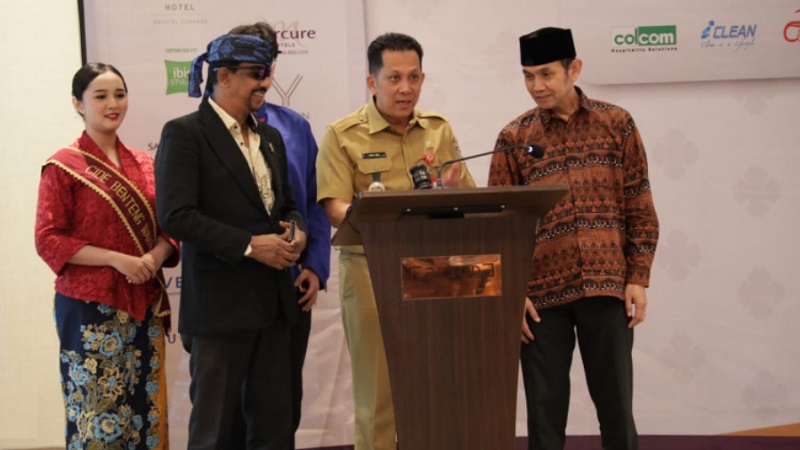 Pj Bupati Tangerang Andi Ony meminta PHRI Tangerang mempromosikan produk unggulan UMKM Tangerang. (Foto: Dok Pemkab)